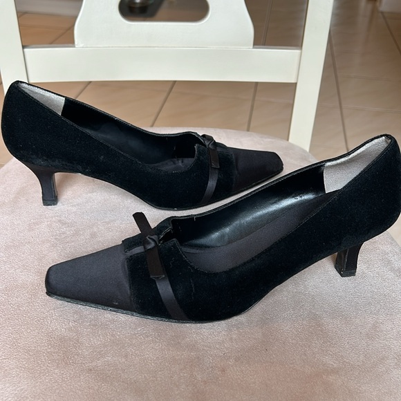 Nina Kitten Heels - Picture 2 of 6